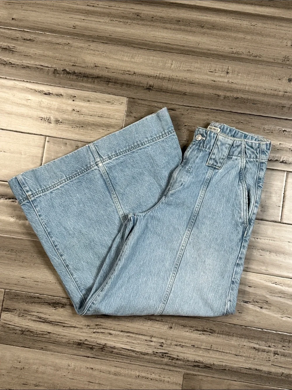 FREE PEOPLE WE THE FREE SHEER LUCK CROPPED WIDE LEG JEANS SIZE 26 LIGHT WASH